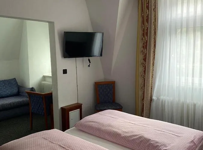 Cafe Moselterrasse Клоттен